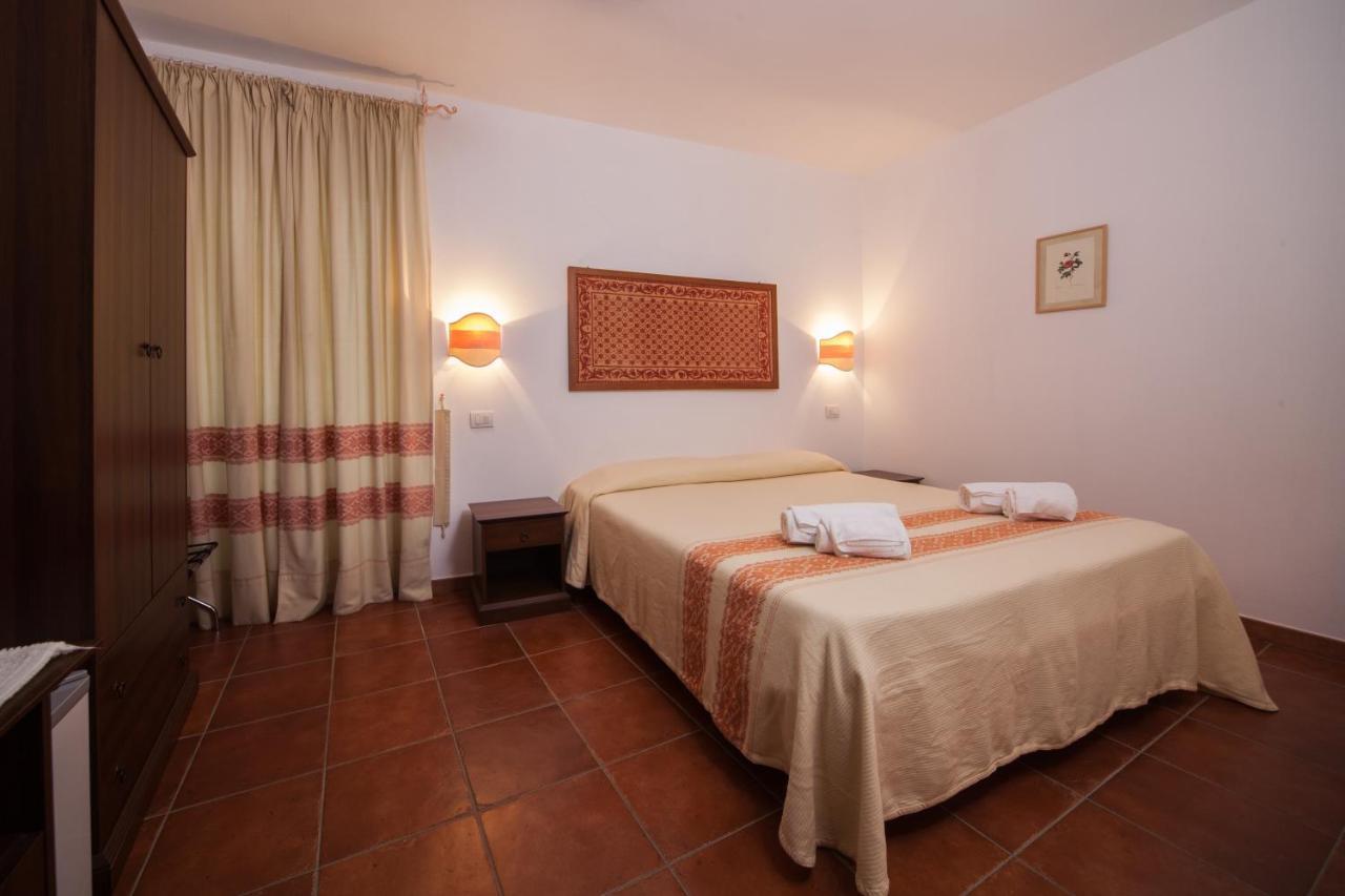 Affitta Camere Casa Delle Rose Villanova Monteleone Exterior photo