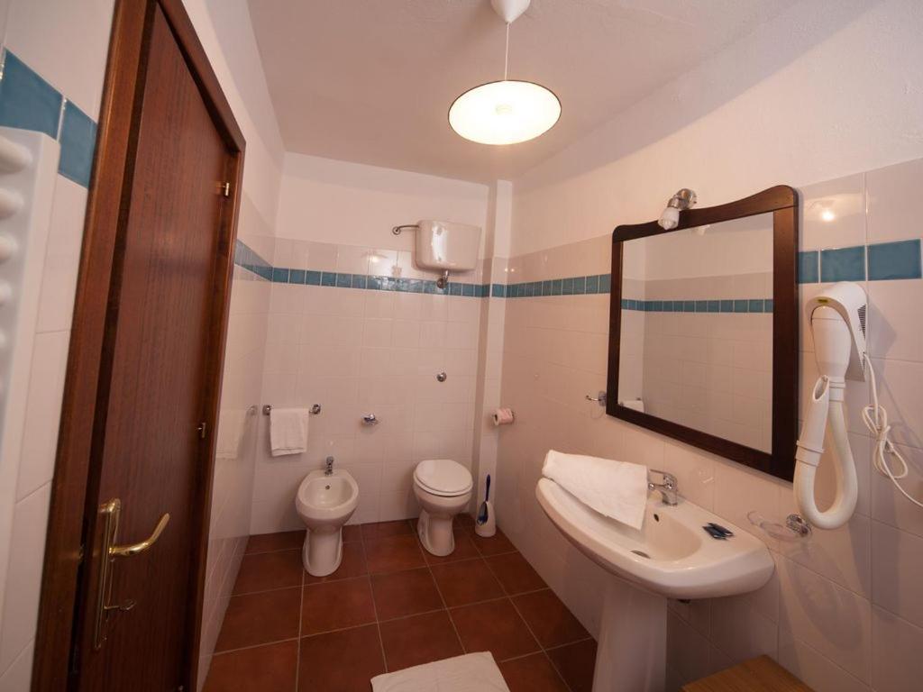 Affitta Camere Casa Delle Rose Villanova Monteleone Exterior photo
