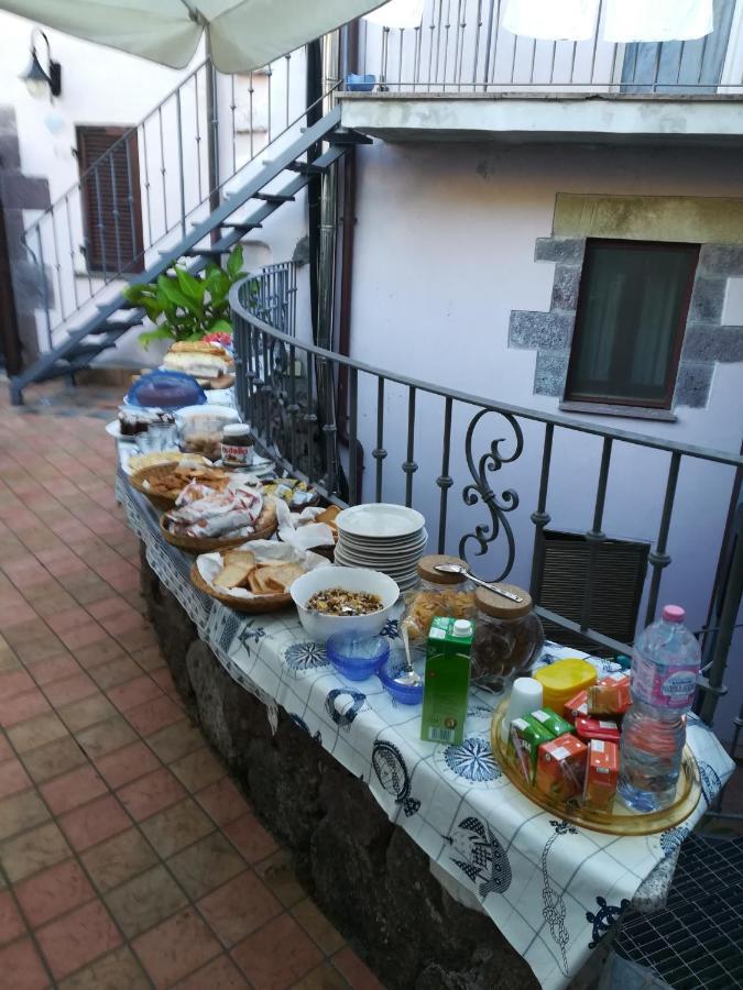 Affitta Camere Casa Delle Rose Villanova Monteleone Exterior photo