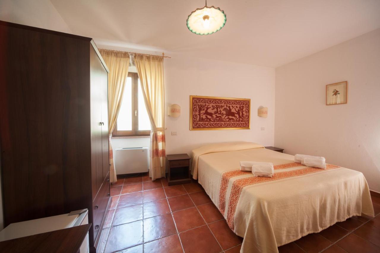 Affitta Camere Casa Delle Rose Villanova Monteleone Exterior photo